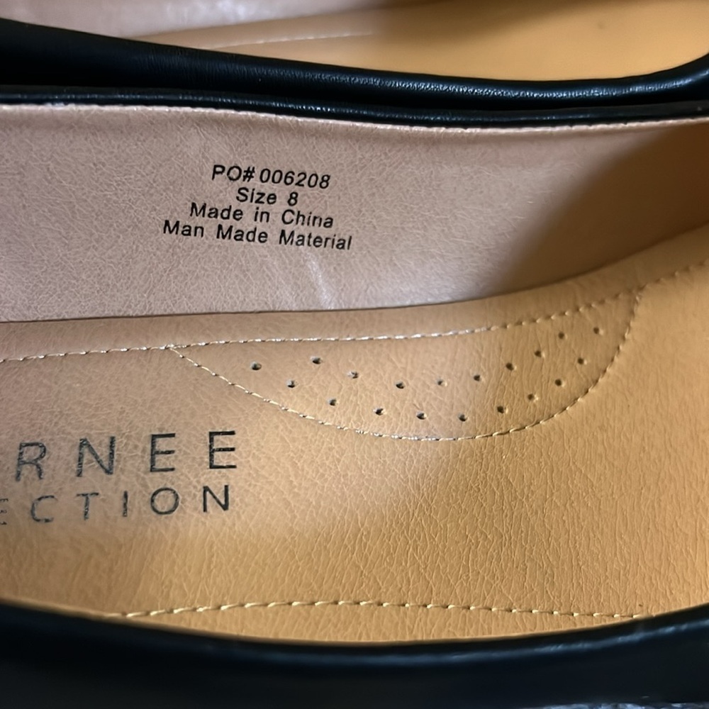 Journee Collection Women’s Black Comfort Pumps Sz 8 Round Toe Low Heel Shoes - Picture 3 of 5